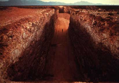 Heizer_Double Negative